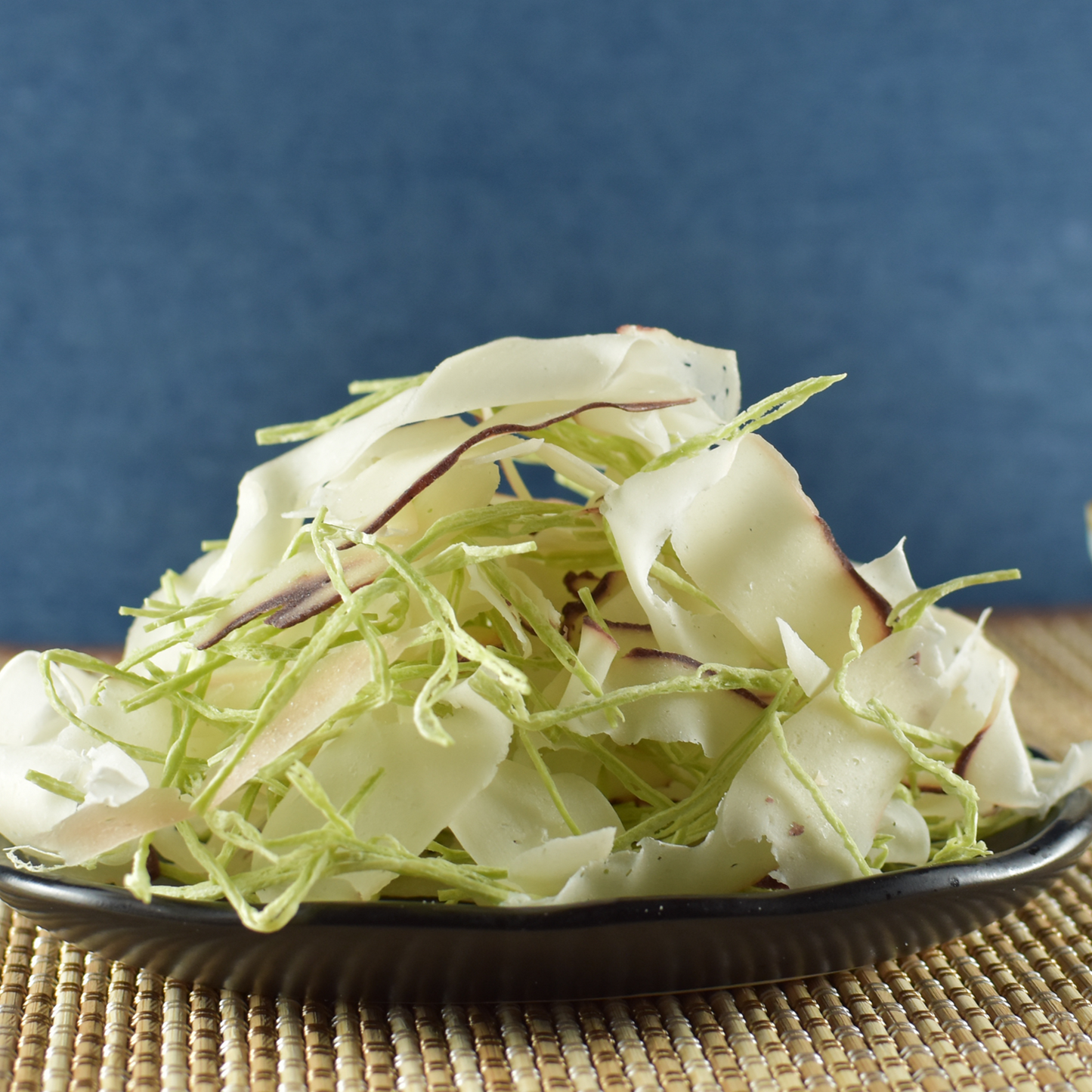 「新感覚!辛さ満点、見た目爽快。さあ、あなたも虜に!」タコわさかまぼこ